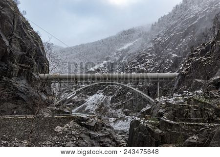 Pipeline Canyon Winter Rocks Bridge Mountains Skandinavia