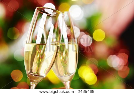 Két Wineglasses
