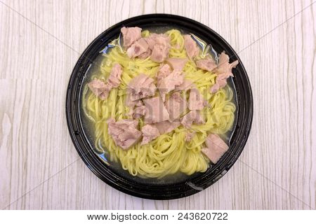 Sp Tzel Or Spaetzel Or Soft Egg Noodle Fried With Ham ,cheese And Topped With Fried Onions And Bacon