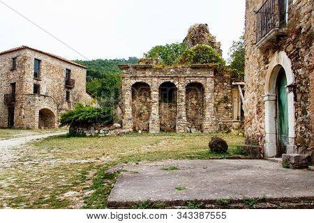 Roscigno Vecchio - Ghost Town In Cilento