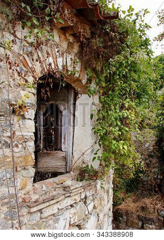 Roscigno Vecchio - Ghost Town In Cilento