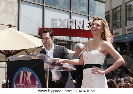 LOS ANGELES - AUG 6: Paul Rudd, Michelle Pfeiffer jako Michelle Pfeiffer byl poctěn s 2,345th
