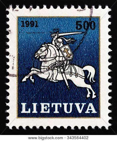 Lithuania - Circa 1991: A Stamp Printed In Lithuania Shows State Arms, Vytis, Circa 1991.