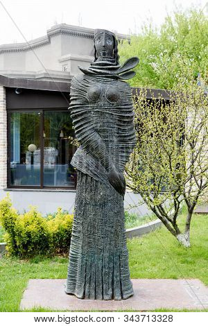 Erevan, Armenia-april, 29 2019: Karabakh Woman - Bronze Monument In Center Of Yerevan. Petite Woman 