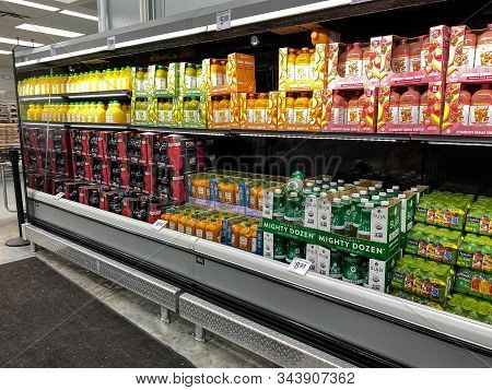 Vero Beach, Fl/usa-1/3/90: The Health Drinks Aisle At A Sams Club.
