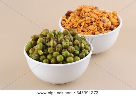 Indian Snacks : Mixture And Spiced Fried Green Peas