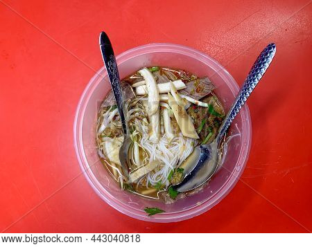 Vermicelli Soup Is A Popular Food In Malaysia And The Dish Is Eaten While Hot