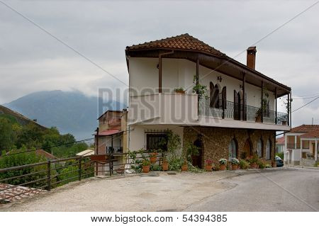 The Scenic House