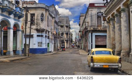 Panorama Havana Street-vanha auto