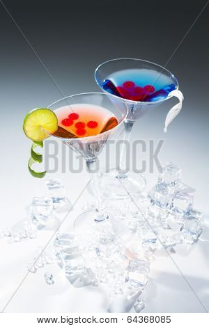 Molecular mixology - Cocktail with juice sphere
