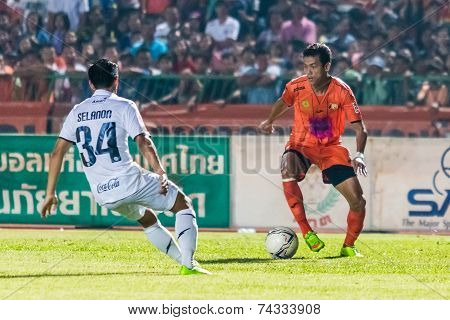 Sisaket Thailand-october 15: Santirat Viang-in Of Sisaket Fc. In Action During Thai Premier League B