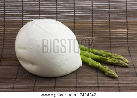 Mozzarella Bufala og asparges