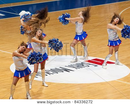 Dancing Cheerleaders
