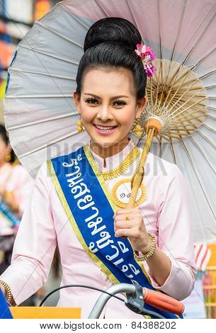 Chiang Mai, Thailand-january 17 : 32Th Anniversary Bosang Umbrella Festival,women In Traditional Cos