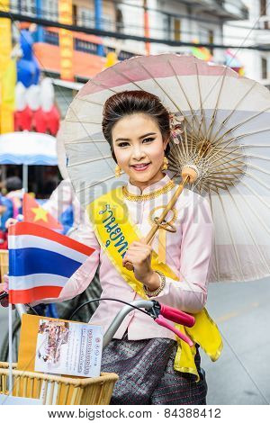 Chiang Mai, Thailand-january 17 : 32Th Anniversary Bosang Umbrella Festival,women In Traditional Cos