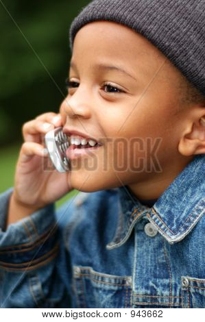 Niño en celular