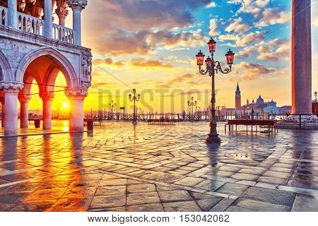 Piazza San Marco at sunrise, Vinice, Italy