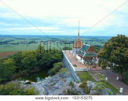 The temple is located on a high mountain in Thailand, Suphanburi, Province District U- Tong The temple name 