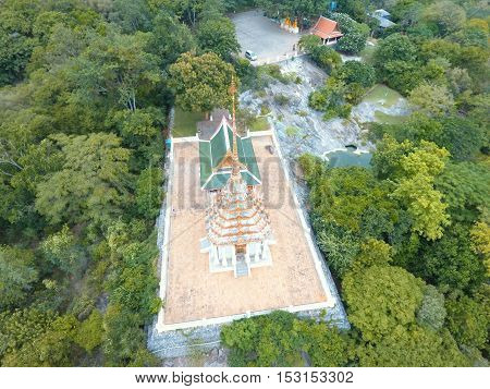 The temple is located on a high mountain in Thailand, Suphanburi, Province District U- Tong The temple name 