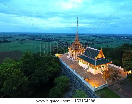 The temple is located on a high mountain in Thailand, Suphanburi, Province District U- Tong The temple name 