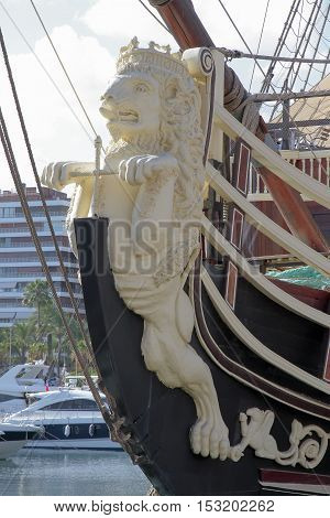 foreground of the figurehead lion shaped in an ancient warship