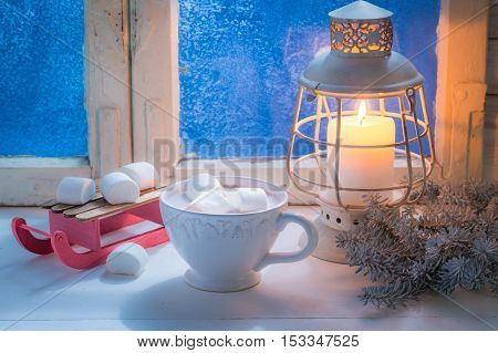Enjoy Your Tasty Christmas Chocolate With Marshmallows