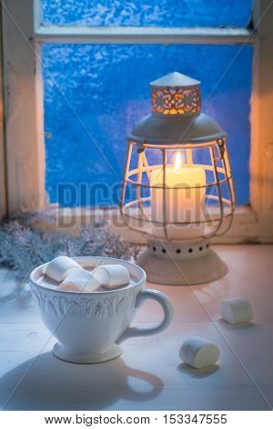 Enjoy Your Tasty Chocolate With Marshmallows For Christmas