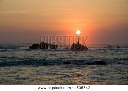 Jesús sosteniendo el sol