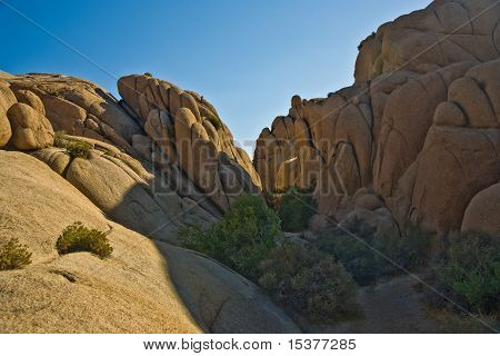 rocce scenici nella luce pomeridiana