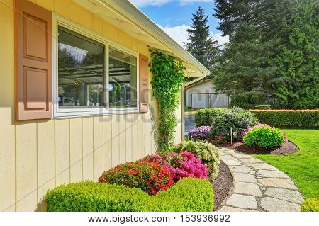 American Yellow Rambler Style House Exterior