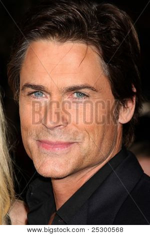 LOS ANGELES - NOV 14: Rob Lowe ankommer til den 