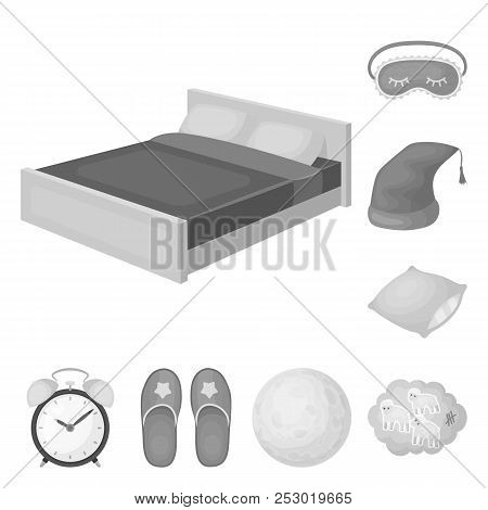 Rest And Sleep Monochrome Icons In Set Collection For Design. Accessories And Comfort Vector Symbol 