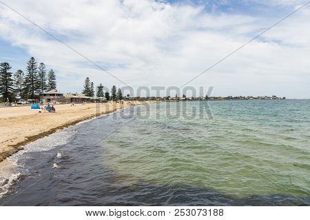 Melbourne, Australia - February 18, 2018: Elwood Beach Is A Popular Port Phillip Bay Beach In Elwood