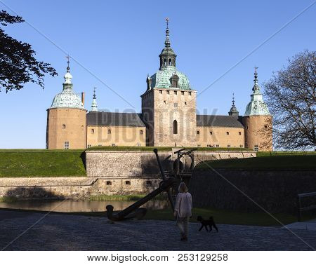 Kalmar, Sweden On May 13. View Of The Kalmar Castle On May 13, 2018 In Kalmar, Sweden. Wall And Towe