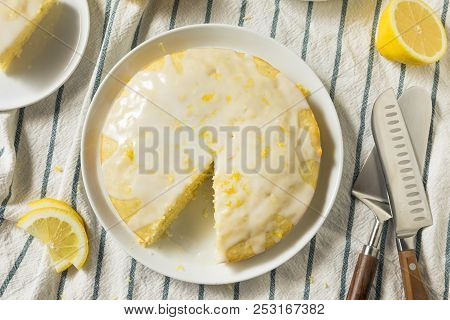 Sweet Homemade Yellow Lemon Lemoncello Cake