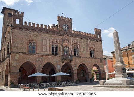 Fidenza (Parma, Emilia-Romagna, Italien) - Rathaus, historische Gebäude