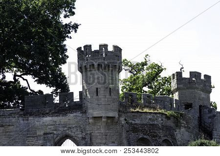 Warwick, Uk - August 05: Picture Of Warwick Castle - Mound On August 05, 2018 In Warwick, Warwickshi