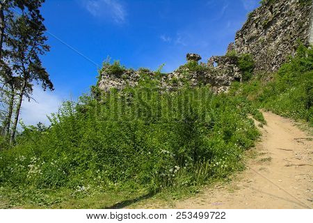 Ancient Ruins Of The Castle Of The Town Of Khust (dracula Castle). A Huge And Powerful Castle That P