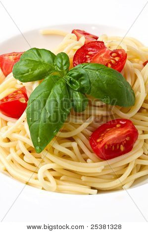Espaguete com tomate