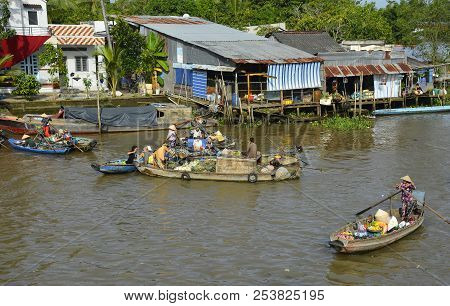 Phong Dien, Vietnam - December 31st 2017. Boat On The River At The Phong Dien Floating Market Near C