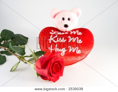 Cuore di rose e orso