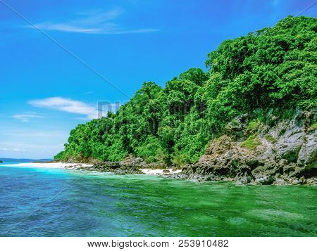Beautiful Seascape With Koh Talu Island Rayong Citythailand,idyllic Ocean And Blue Sky In Vacation T
