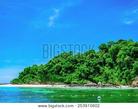 Beautiful Seascape With Koh Talu Island Rayong Citythailand,idyllic Ocean And Blue Sky In Vacation T