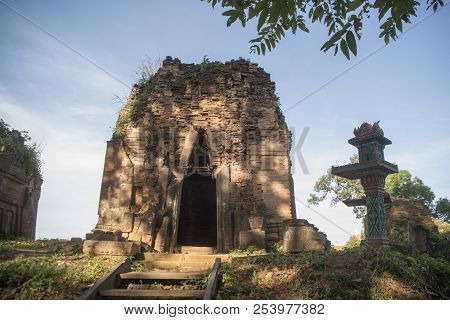 Cambodia Anlong Veng Trapeang Khmer Temple
