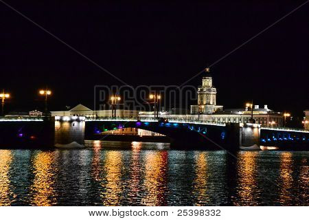 สะพานวังคืน St.Petersburg