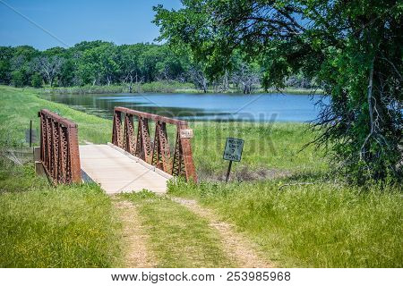 A Beautiful Lake Park In Hagerman Wildlife Refuge, Texas