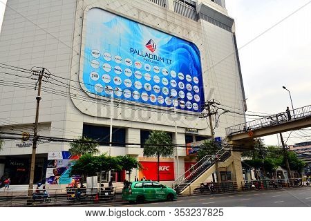 Bangkok, Th-dec. 14: Palladium World Shopping Mall Facade On December 14, 2016 In Ratchaprarop Road,