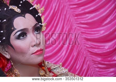 Traditional Bugisnese Indonesian Wedding Bride