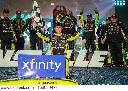 April 08, 2022 - Martinsville , VA, USA: Brandon Jones wins the Call 811 Before You Dig 250 powered by Call 811.com at Martinsville Speedway in Martinsville , VA.