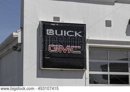 Richmond - Circa April 2022: Gmc Truck And Suv Dealership. Gmc And Buick Are Divisions Of General Mo